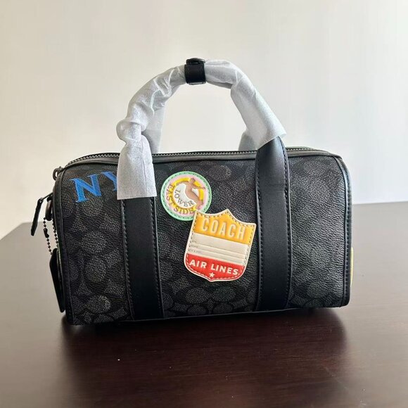 Coach men's pillow bag, size 24 x 14 x 11cm - Picture 4 of 8